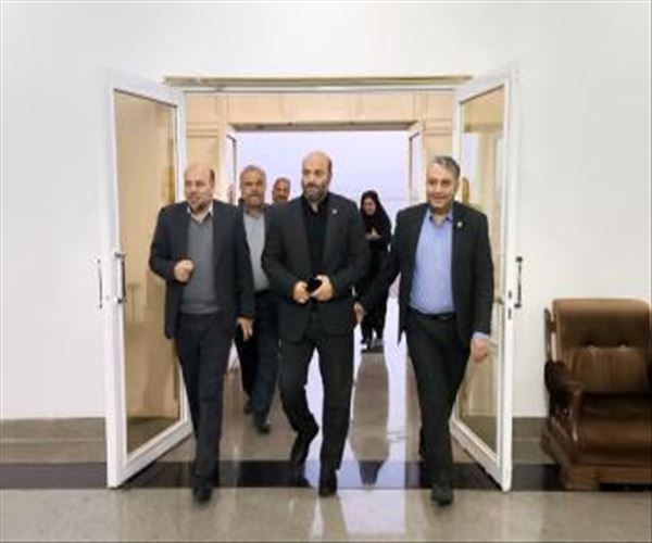 معاون وزیر و رئیس سازمان نوسازی مدارس کشور وارد تبریز شد