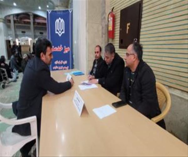 برگزاری میز خدمت ارتباطات مردمی اداره کل نوسازی مدارس آذربایجان شرقی در نماز عبادی سیاسی جمعه