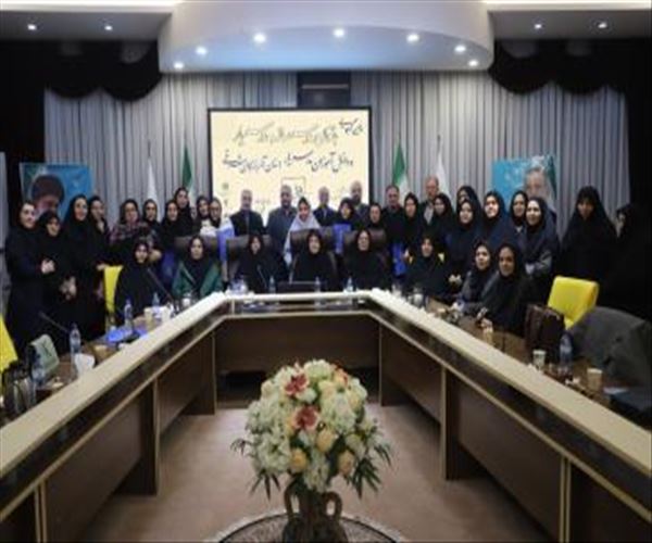 سومین گردهمایی بانوان خیر مدرسه‌ساز و دانش‌آموزان مدرسه‌یار آذربایجان شرقی برگزار شد