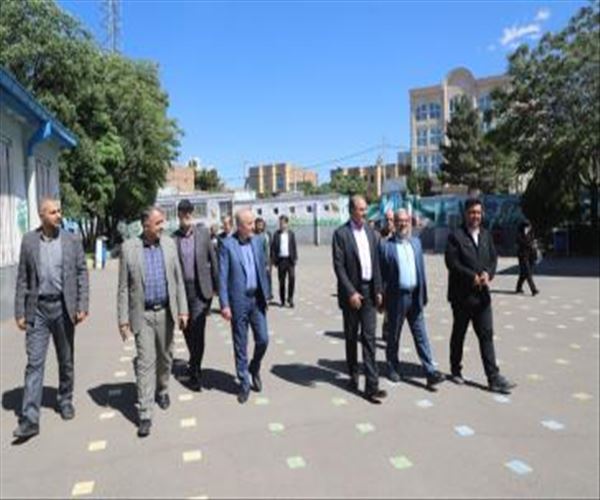 بازدید مدیرکل نوسازی مدارس آذربایجان شرقی از مدارس شهر سردرود