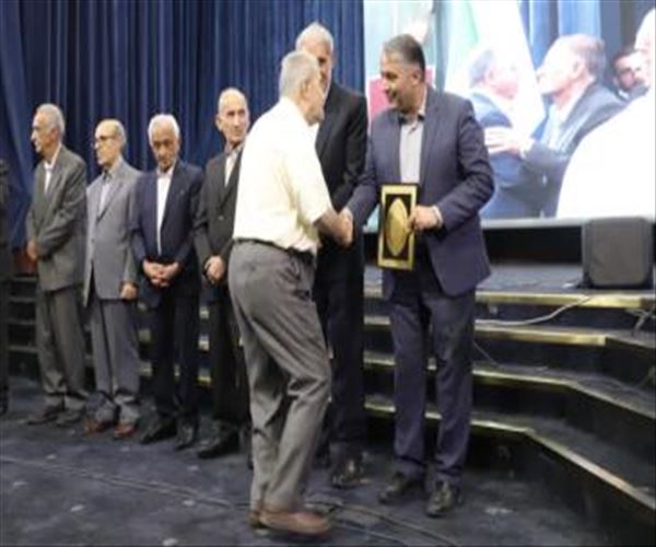 تجلیل از بازنشستگان ادوار اداره‌کل نوسازی مدارس آذربایجان شرقی