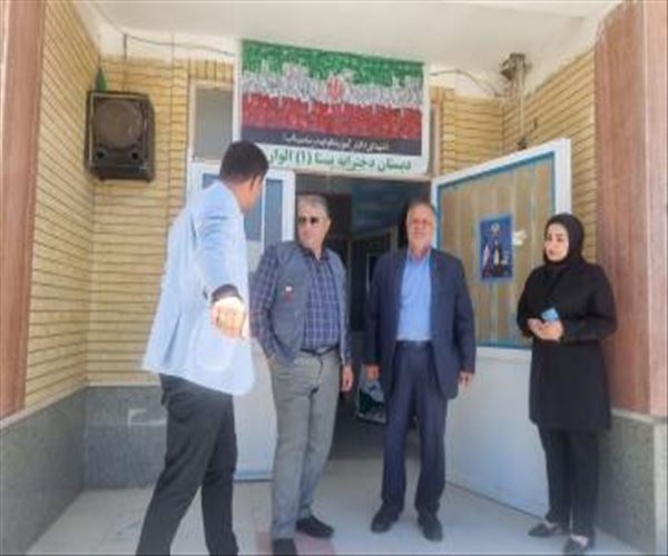 بازدید میدانی مدیرکل نوسازی مدارس آذربایجان شرقی از مدارس آسیب‌دیده جنگ تحمیلی سوم