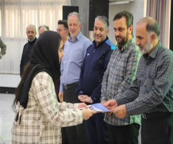 کوهپیمایی و تجلیل از دانشجویان و دانش‌آموزان خانواده همکاران نوسازی مدارس آذربایجان شرقی